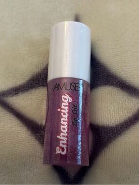 Amuse Enhancing Lip Oil - Mauve Plum Gloss
